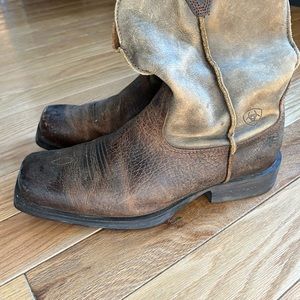 Ariat boots size 10 1/2 EE